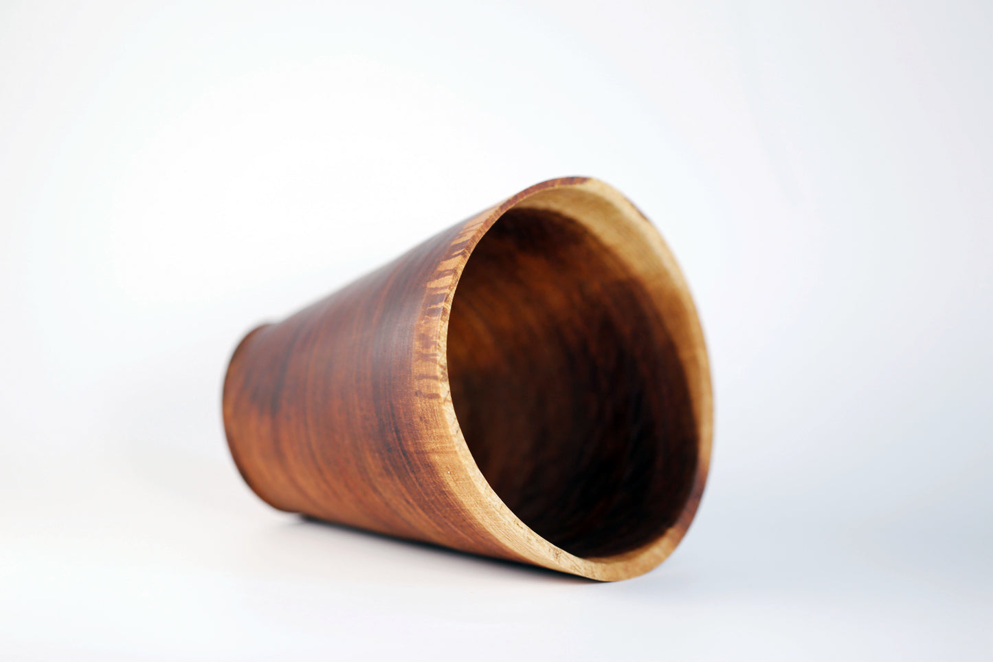 Black Acacia Streaked Vessel